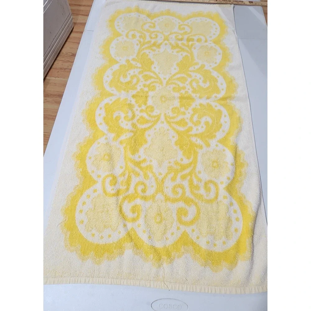 Vintage Yellow White Damask Floral Terry Cloth Bath Towel Retro Mid Century
